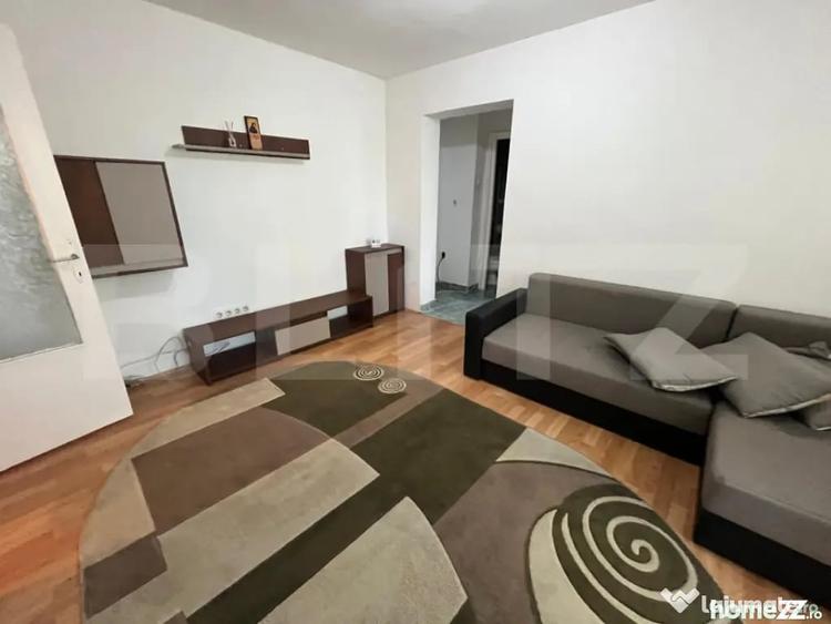 Apartament cu 2 camere semidecomandat în Decebal