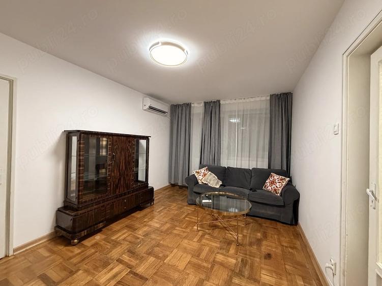 Apartament cu 3 camere semidecomandat în Balta Albă