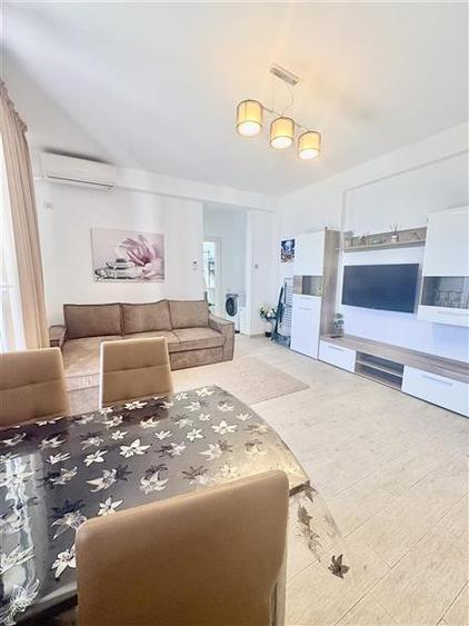 Apartament cu 2 camere decomandat, mobilat în Est