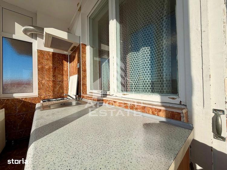 Apartament cu 3 camere, mobilat în Complex Studențesc