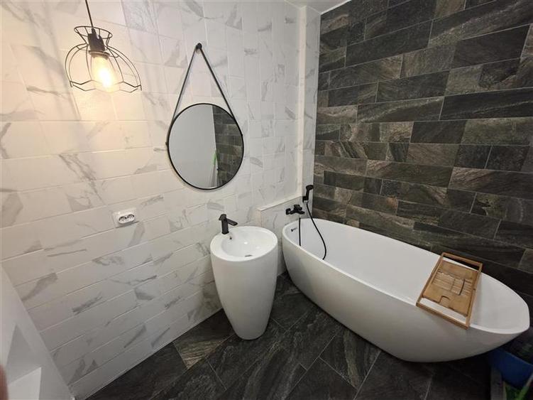 Apartament cu 3 camere circular, mobilat în Iris