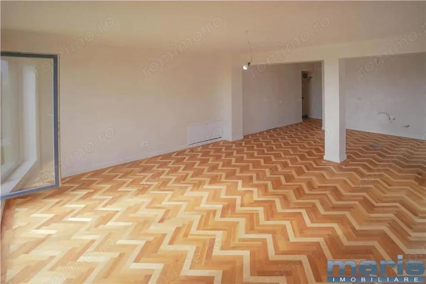 Apartament cu 3 camere în Unirii