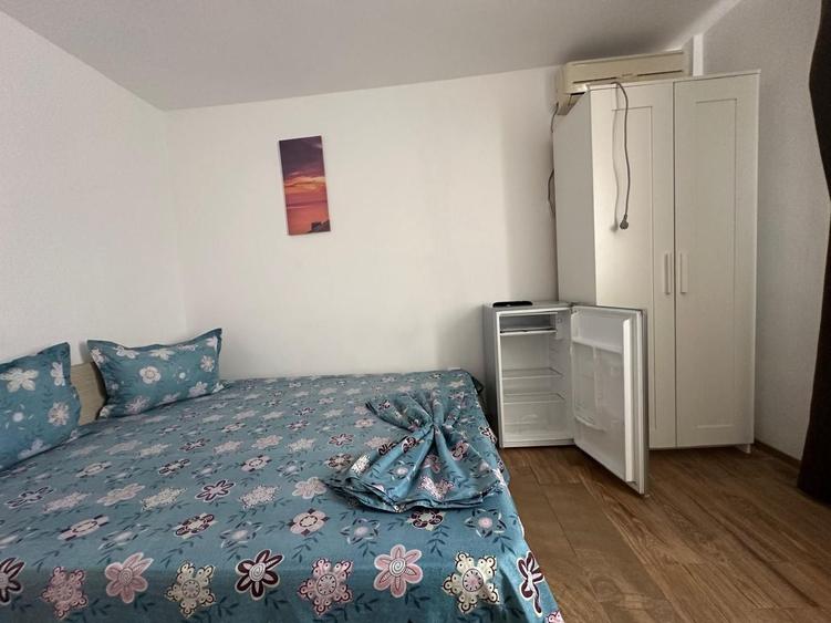 Casă cu 14 camere cu Canalizare în Est