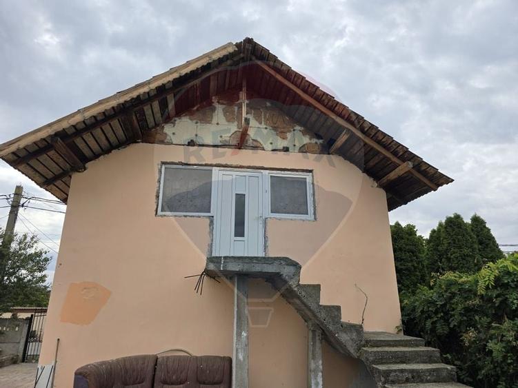 Casa / Vila cu 4 camere de vanzare - 2