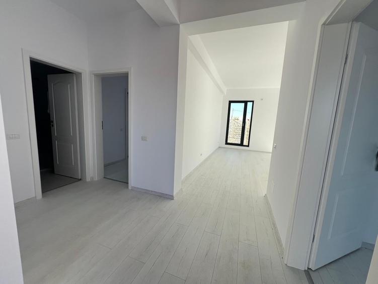 Casa individuala pe parter cu 4 camere // 2 bai // panouri 3 Kw - 9