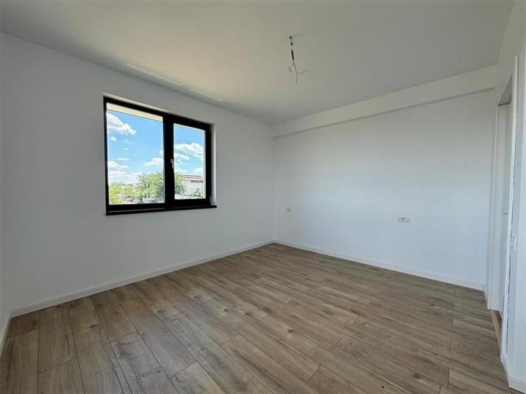 VILA IN CORBEANCA - OSTRATU // CURTE 364 MP // 5 CAMERE - 8