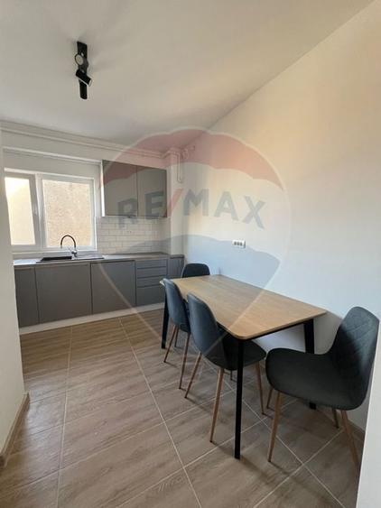 Apartament cu 4 camere de închiriat în zona Polivalenta - 4