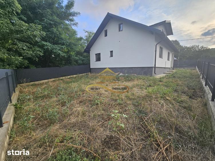 Casă cu 4 camere cu Teren 390 Mp în Gârleni