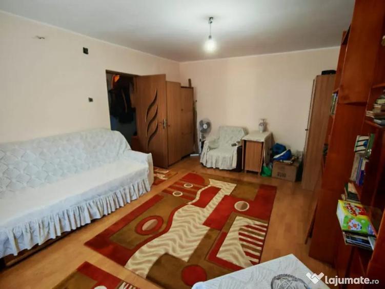 - Apartament 1 camera decomandat, zona Dorobantilor, etaj 3/ - 3