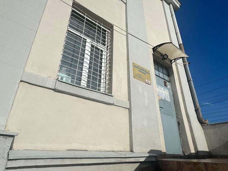 Spațiu comercial de închiriat – Piața Gării - 10