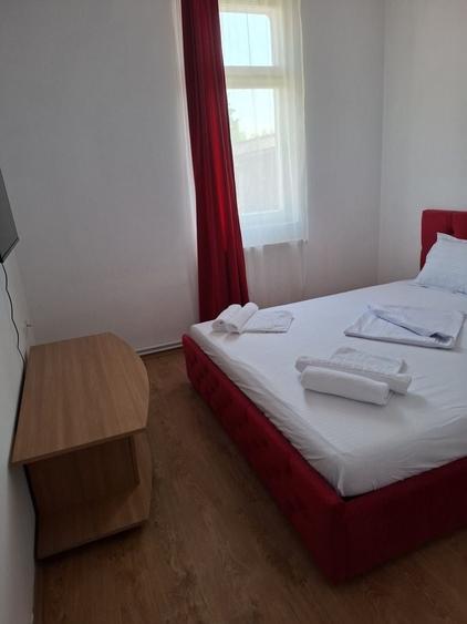 Casă cu 4 camere în Vărșand