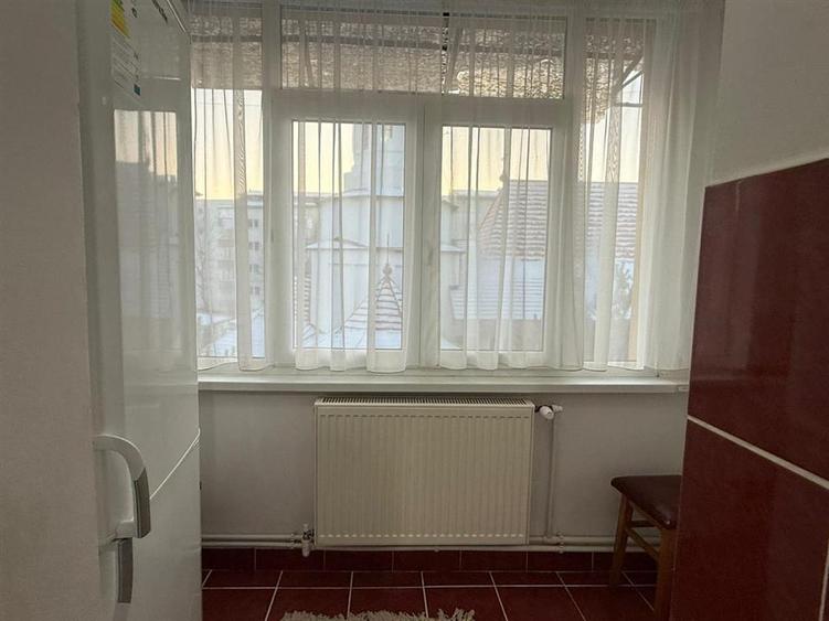 Apartament cu 3 camere decomandat, mobilat în Obcini