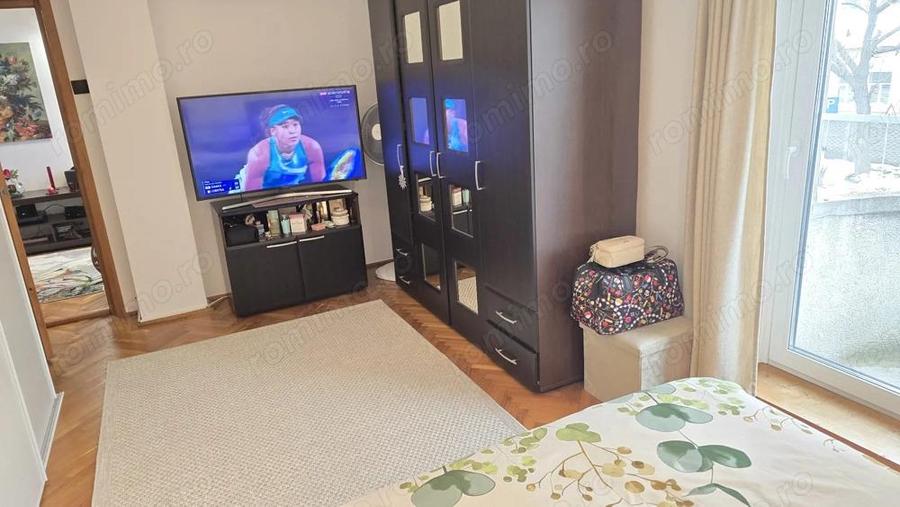 Vand apartament cu 3 camere in Deva, etaj 1, din anul 2000, suprafata tabulara de 156,9 mp, BOXA - 3