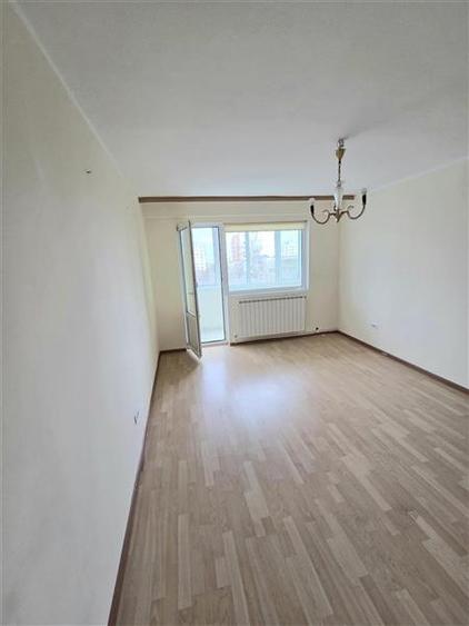 Apartament 3 Camere, Decomandat Macul Rosu - 1