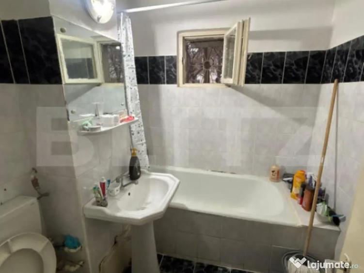 Apartament 3 camere, 55 mp, zona Vest - 9 mai - 1