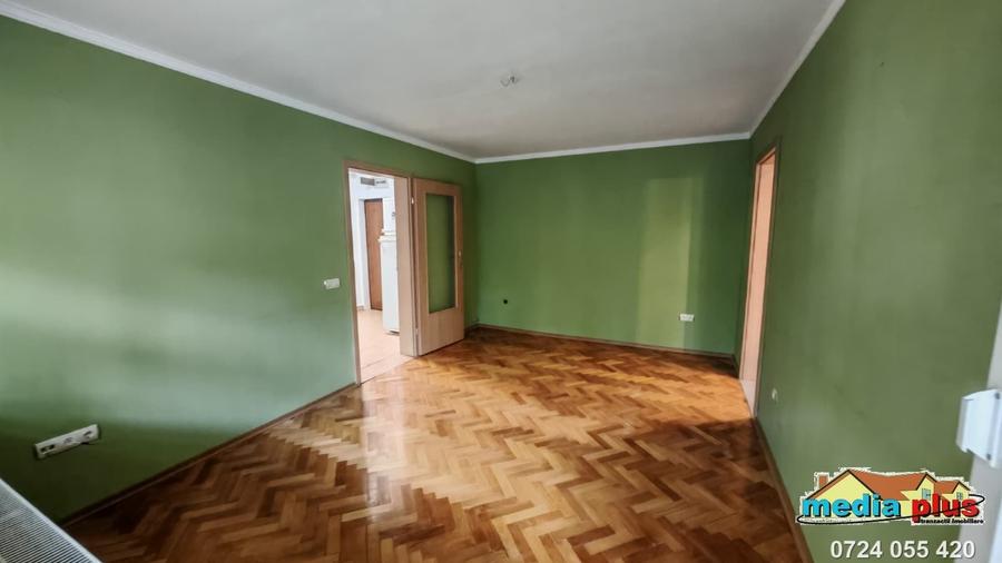 De vânzare apartament 3 camere – zona centrală - 6