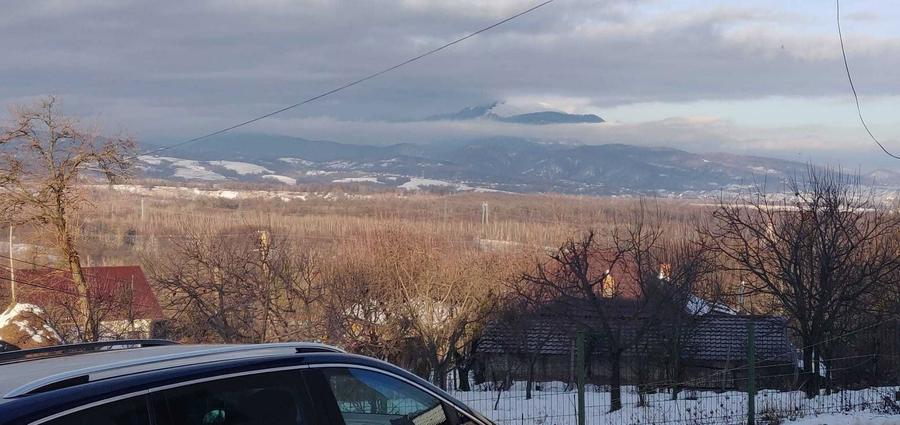 Casa la munte cu priveliste directa spre Muntii Capatanii - 1