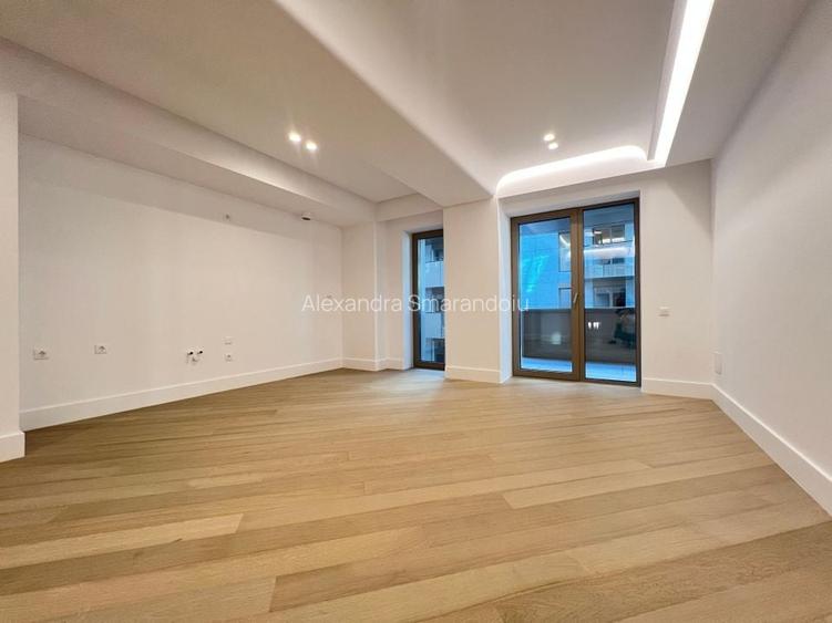 Apartament cu 3 camere semidecomandat în Iancu Nicolae