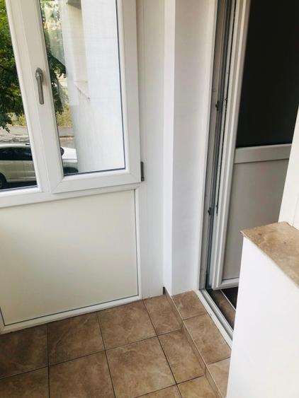 Vand apartament cu 2 camere Rovine - 9