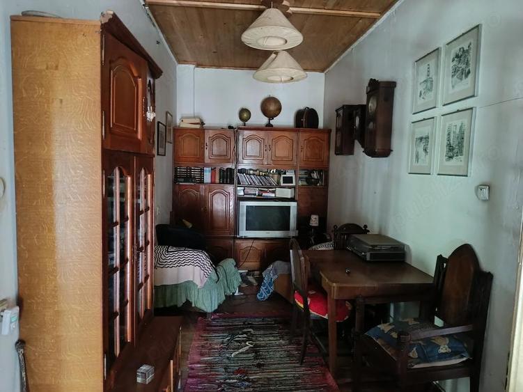 Casa si cabana in aceeasi curte de vanzare - 9