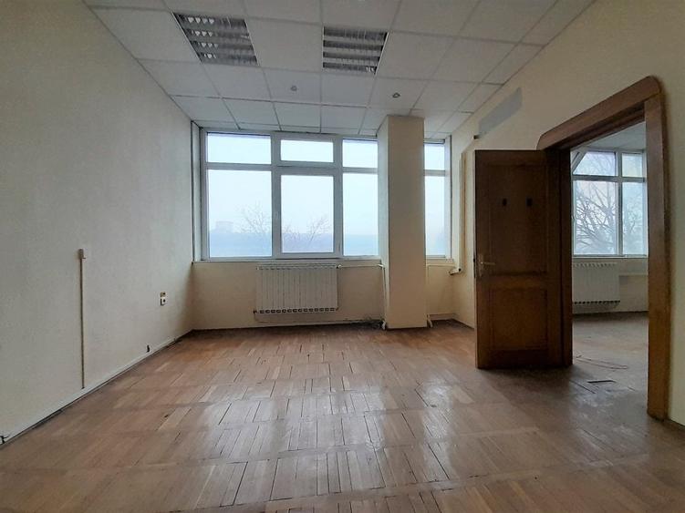 Cladire mixta / Loc. Fieni / zona centrala / D+P+1, / 828 mp / comision 0% - 5