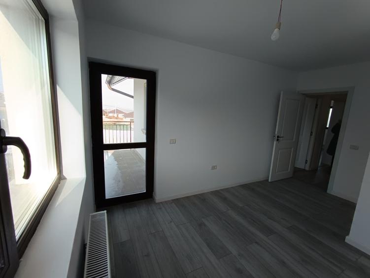 Casa de vanzare este situata in Iasi, zona Valea Lupului-Antibiotice - 8