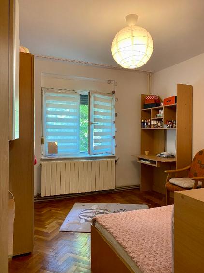 PROPRIETAR - vând apartament cu 4 camere  - 15