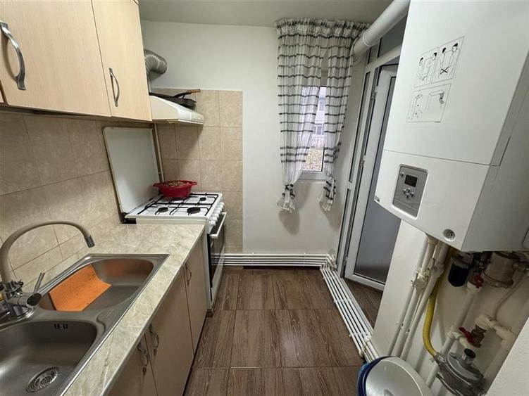 Apartament 2 camere, parter, 46mp , zona Sud - Scoala 1 - - 8