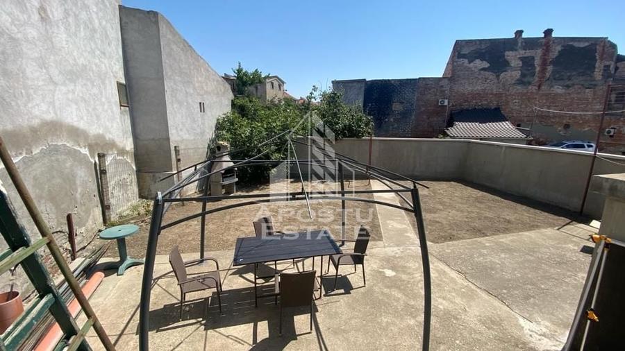 SAD cu 3 camere + spatiu comercial la demisol, - 10