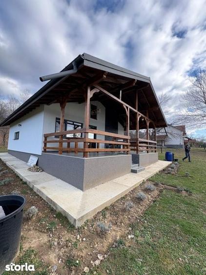 Casa de vacanta premium de vanzare in Breaza-intimitate, natura - 9
