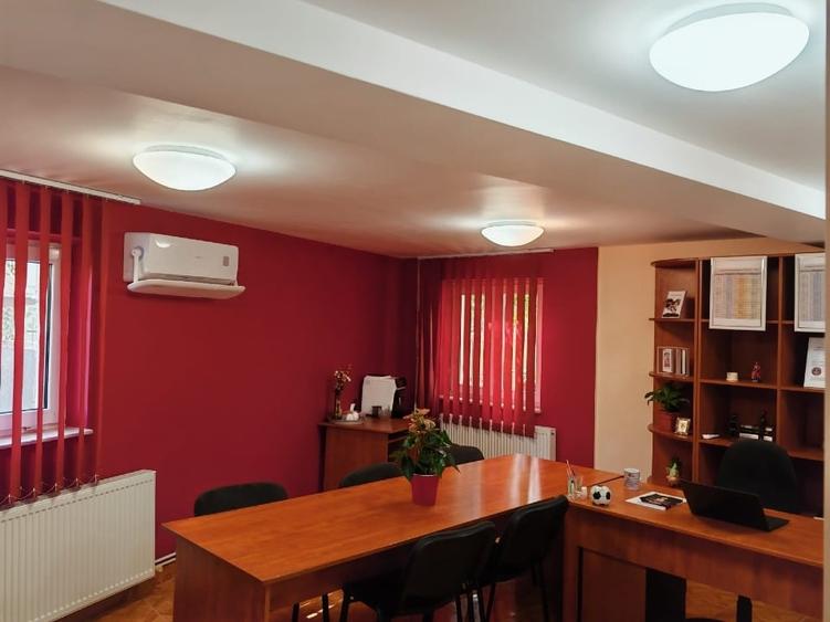 Inchiriez Birou finisat si mobilat modern - 4