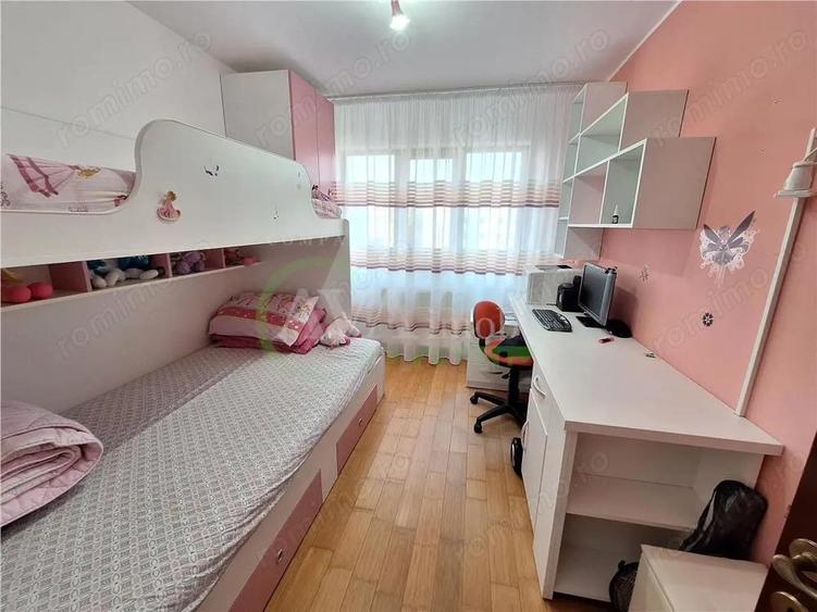 Apartament 3 camere semidecomandat, renovat si semi-mobilat, zona Cora-Bacau - 5