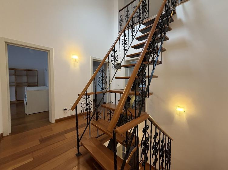 Vila semimobilata  cu 3 dormitoare, piscina exterioara, complex - 15