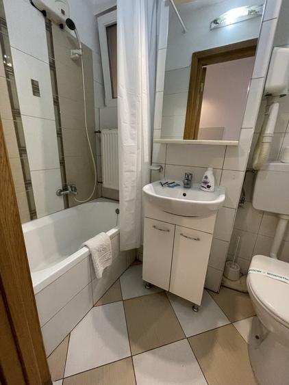 Apt. 2 camere mobilate, et.4, Calea Victoriei, bloc solid, vedere Palatul Regal - 16