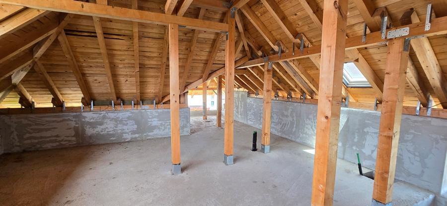 Vila de vanzare Focsani la gri, tip brancovenesc . - 40