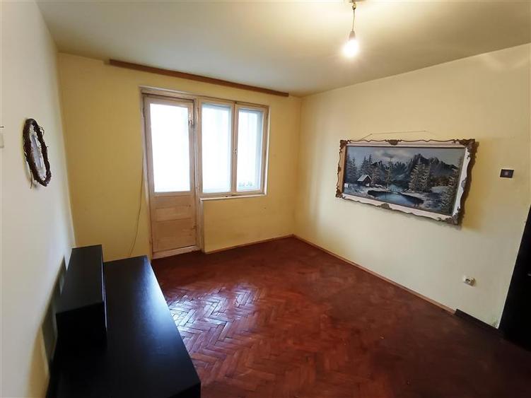 Apartament 3 cam. et. 2 in Moldova Nouă - 4