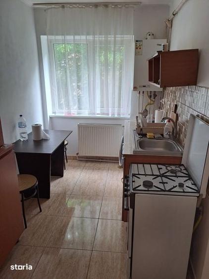 Inchiriez apartament , etaj 1 Bulevardul Roman Musat - 5