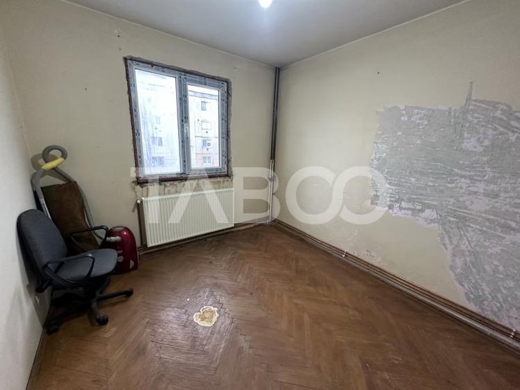 Apartament semidecomandat 2 camere balcon etaj 2 zona Negoiului - 3