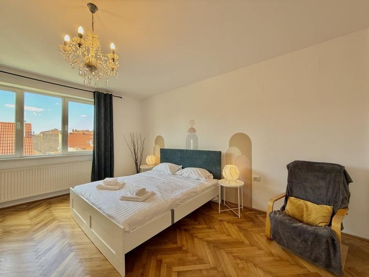 Locatie premium! Apartament 2 camere, suprafata generoasa –Central, Brasov - 2