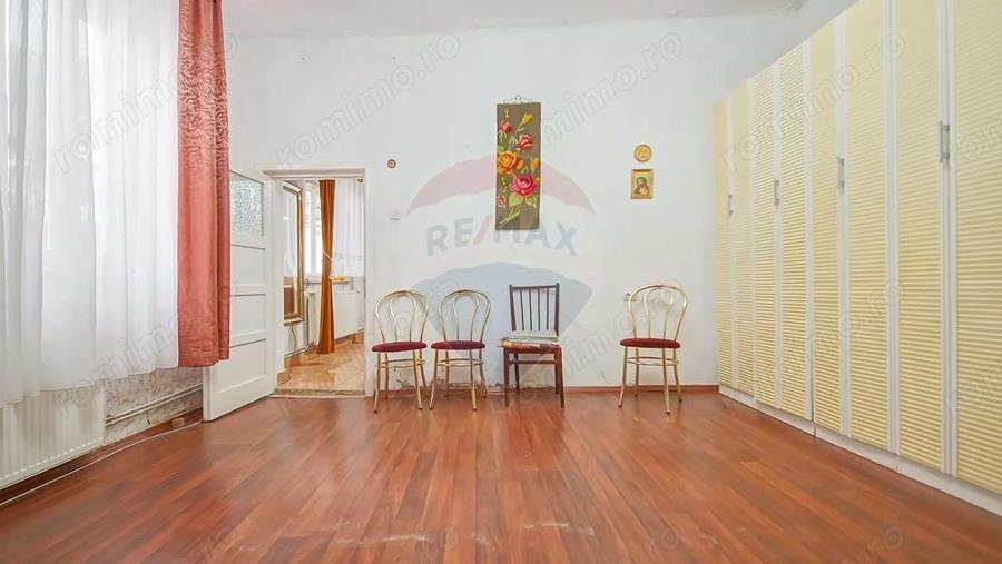 Proprietate cu 2 apartamente ?i garaj, Schei - 7