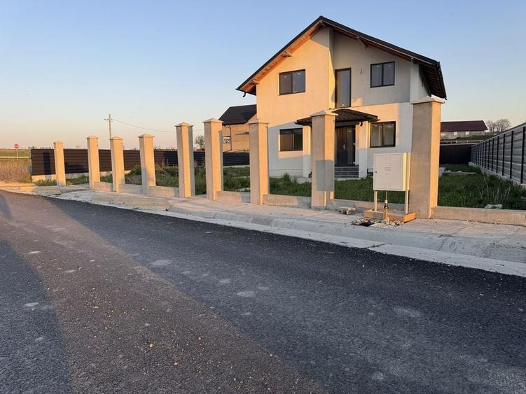 Casă cu 4 camere în Central