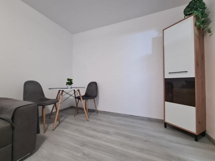 Garsoniera decomandata 4 min M 1 Decembrie DB1328 - 8