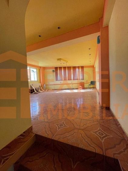 VILA cu spatii comerciale situata in zona CUMPANA - 8