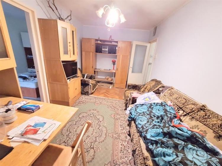 Apartament 2 camere , etaj 1,cu centrala, zona Narcisa - 2