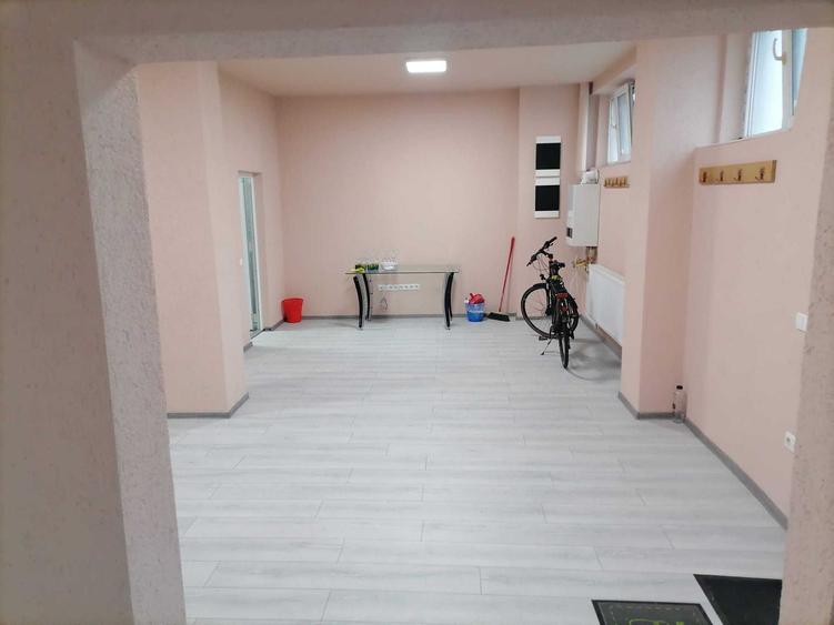 Apartament de vanzare / spatiu - 4