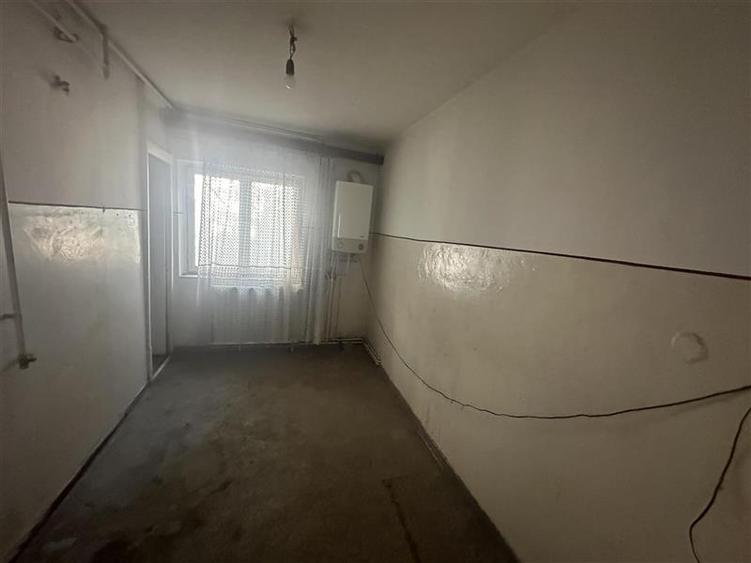 Decomandat, model mare cu centrală proprie Steaua - 9