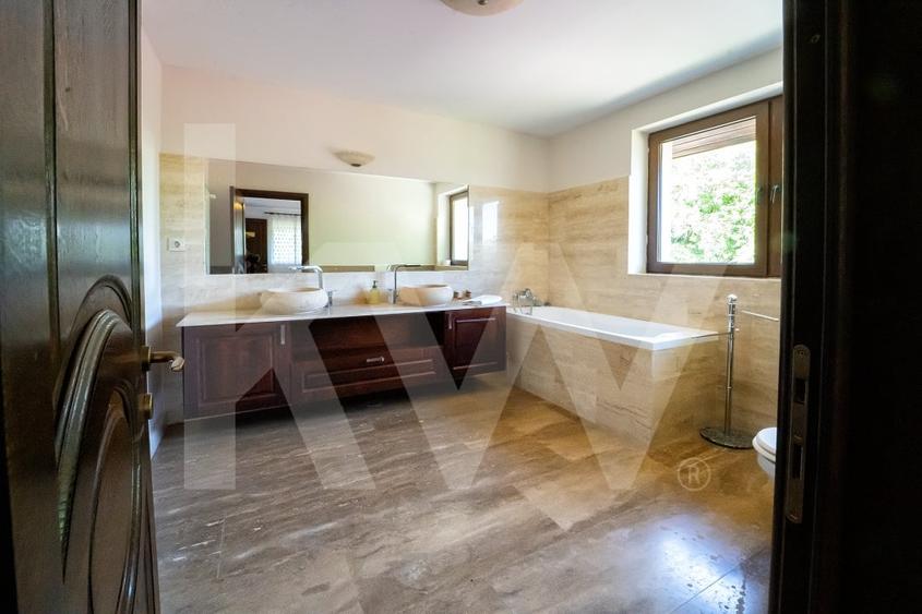 Vila exclusivista cu piscina si panorama de vis Cisnadioara - 19