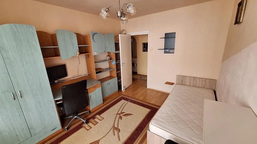 Apartament cu 3 camere semidecomandat în Rogerius