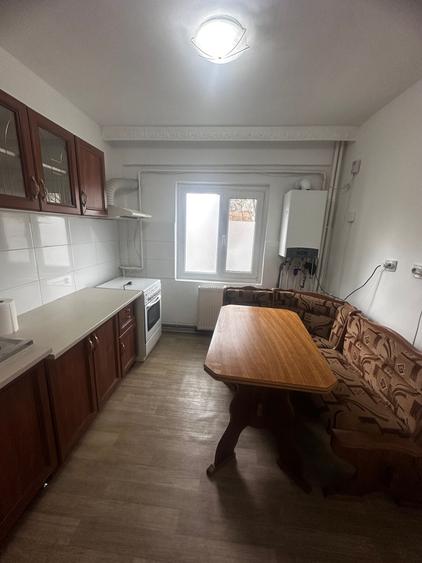 Spatiu comercial, 3 camere, decomandat,  zona Alexandru cel Bun - 4