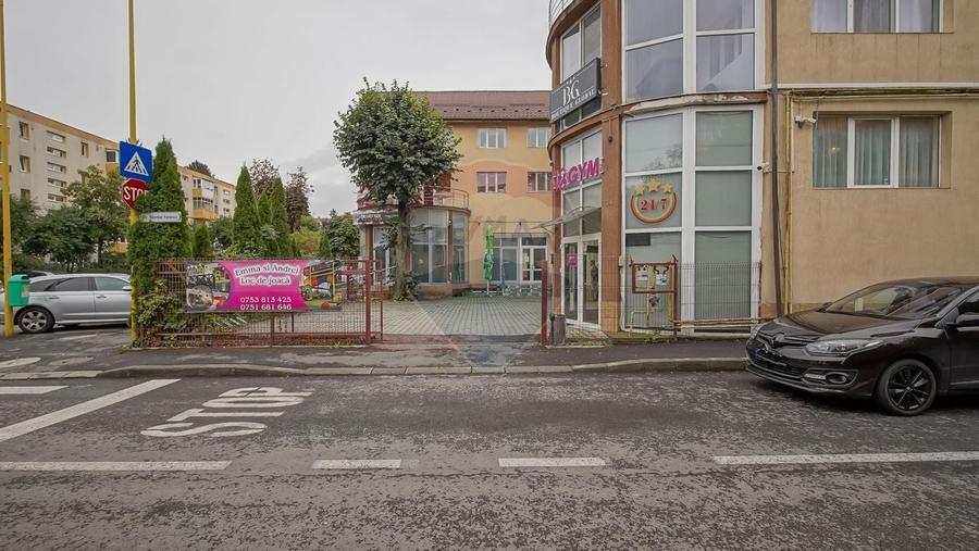 Spatiu comercial stradal- 120 mp-  Zona Astra - 11